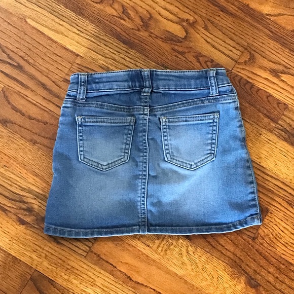 Cat & Jack Blue Jean Denim Skirt
4 / 5 XS Extra Small 
2 Snap Snaps Embellish - Picture 4 of 13